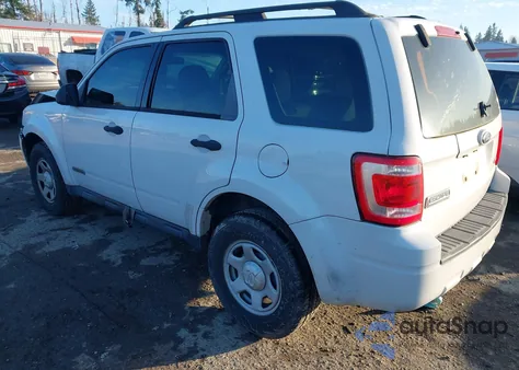 2008 Ford Escape Xls z USA, uszkodzony, nr VIN 1FMCU92Z78KB77125